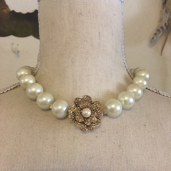 Vintage Carolee pearl pave flower clasp choker - Picture 6 of 13